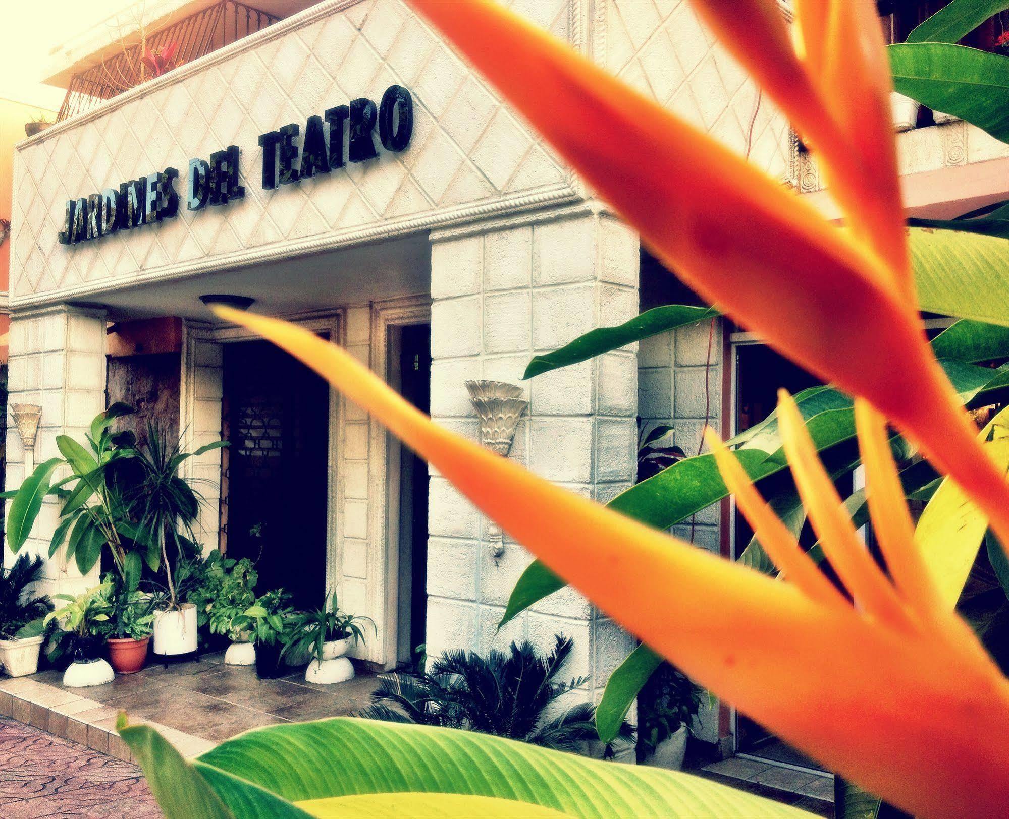 Jardines Del Teatro Santo Domingo Exterior photo